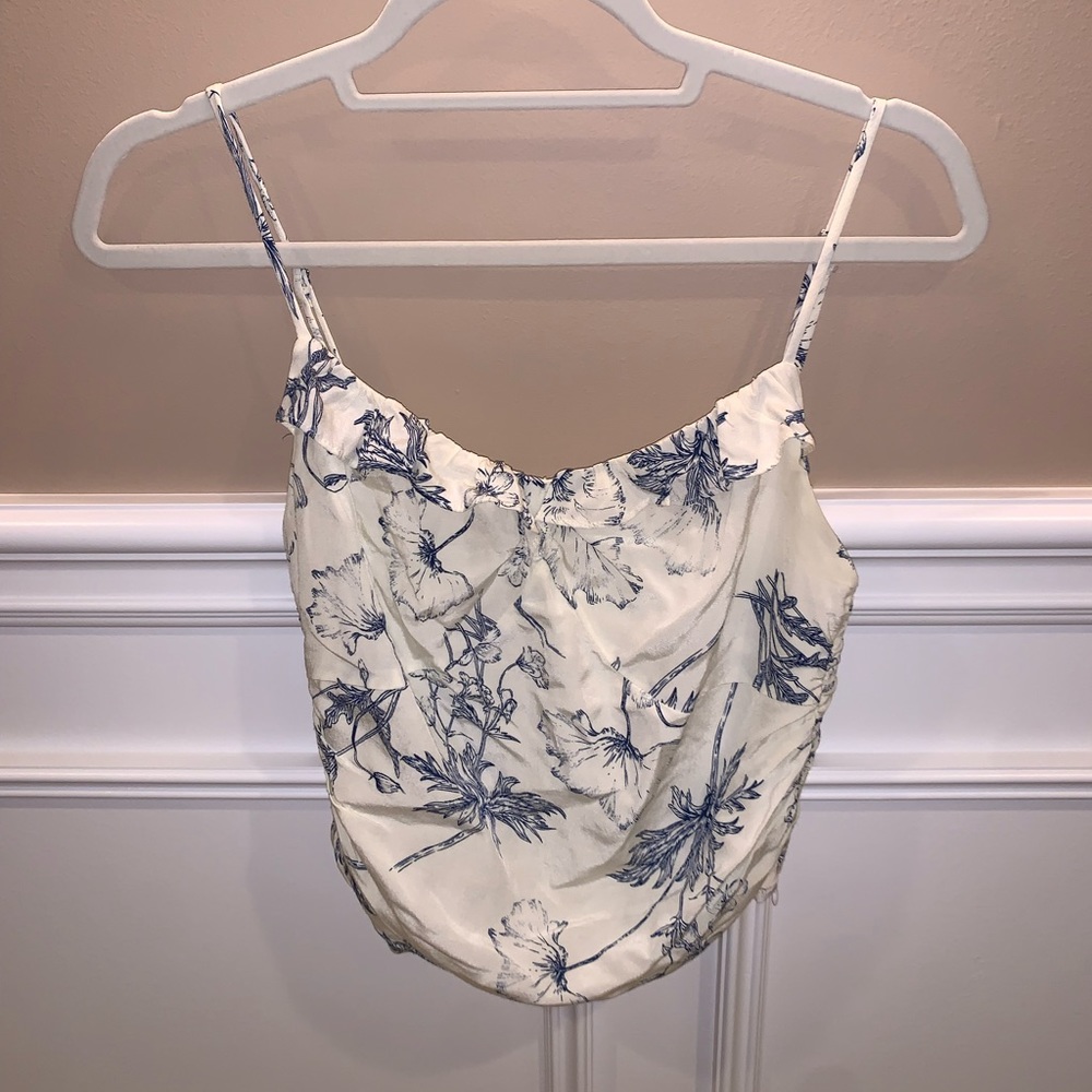 ASTR the label Mykonos floral crop top
